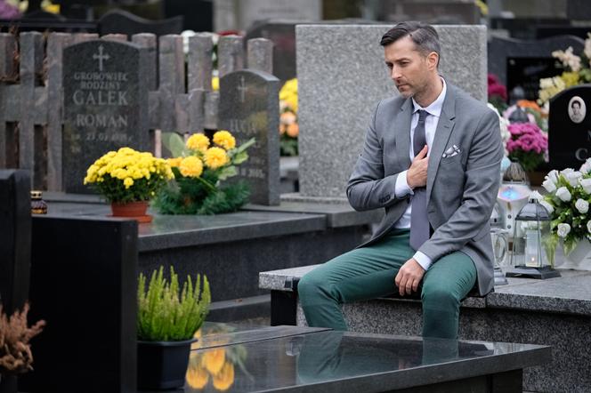 BrzydUla 2, odcinek 59: Marek ukryje się przed Ulą na cmentarzu! Pierwszy raz od lat odwiedzi grób rodziców 