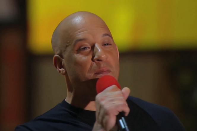 Peoples Choice Awards 2016 - Vin Diesel śpiewa dla Paula Walkera