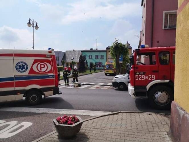Kamień Krajeński: Koszmarny wypadek! Zderzenie aut i potrącenie. Ranne małe dziecko