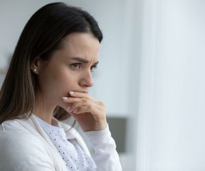 Czy masz kryzys tożsamości? 5 ważnych znaków ostrzegawczych, że dotyka to ciebie