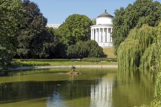 W tych parkach w Warszawie UPRAWIAJĄ SEKS. Będziesz w szoku!