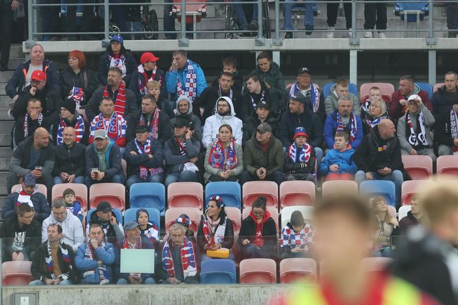 Górnik Zabrze zmierzył się z Zagłębiem Lubin. Kibice rozgrzewali piłkarzy z trybun