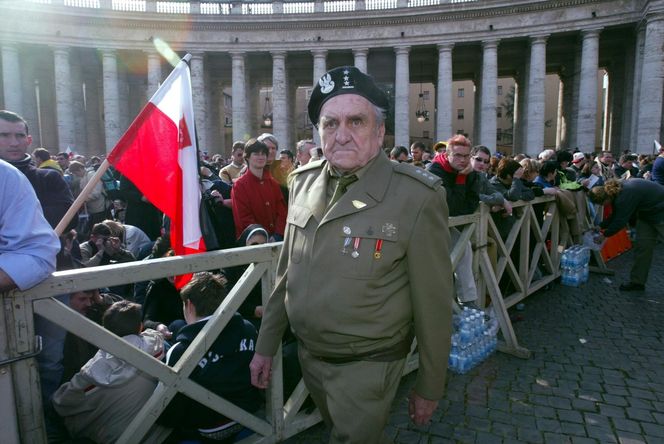 Tak wyglądał pogrzeb Jana Pawła II w Watykanie