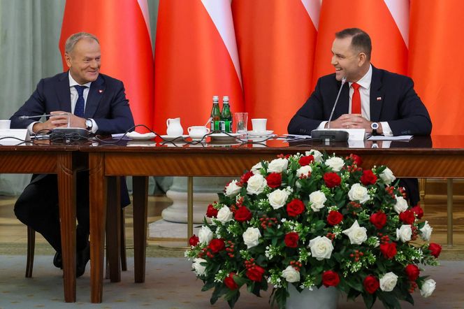 Iskrzy między Donaldem Tuskiem a Karolem Nawrockim