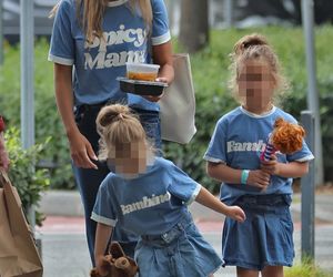 Agnieszka Kaczorowska. Tańcząca z córkami