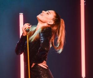 44-letnia Natasza Urbańska w seksownej sesji zdjęciowej. Szykuje się na podbój Eurowizji!