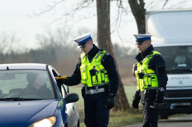 Nocna jazda po alkoholu i narkotykach zakończona przez patrol policji