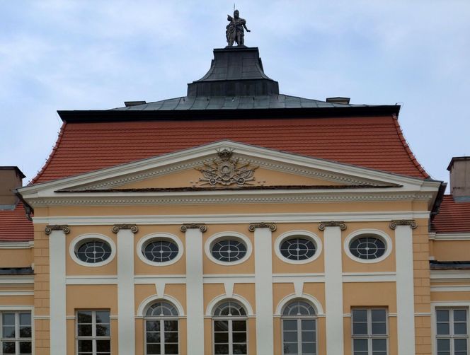 Dawniej rezydencja magnackiego rodu, dziś imponująca galeria sztuki. Zaglądamy do wnętrz Pałacu w Rogalinie