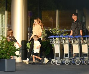 Lewandowscy musieli przylecieć do Polski! Ważny powód. Żona piłkarza musi stawić się w sądzie [ZDJĘCIA]