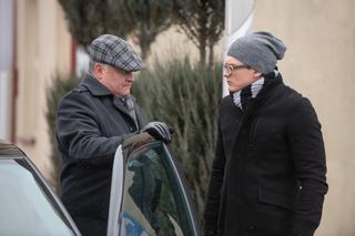 Na Wspólnej, odc. 2882. Maks (Adam Fidusiewicz), Wyszoła (Marek Kasprzyk)