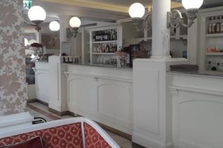 To najstarsza kawiarnia we Wrocławiu. Powstała jeszcze za czasów Breslau. Byłeś tam? 