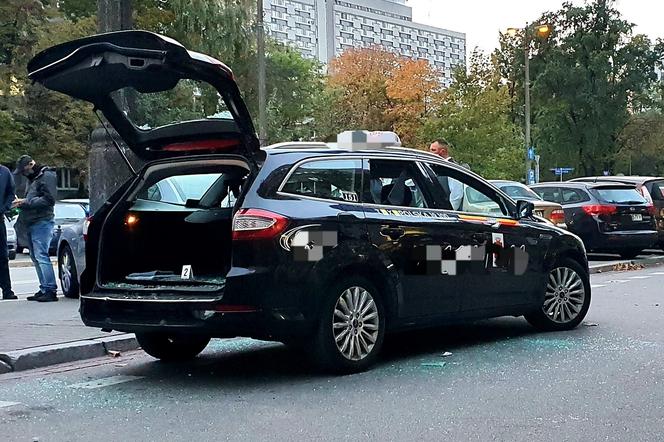 Napad na taksówkę w centrum Warszawy