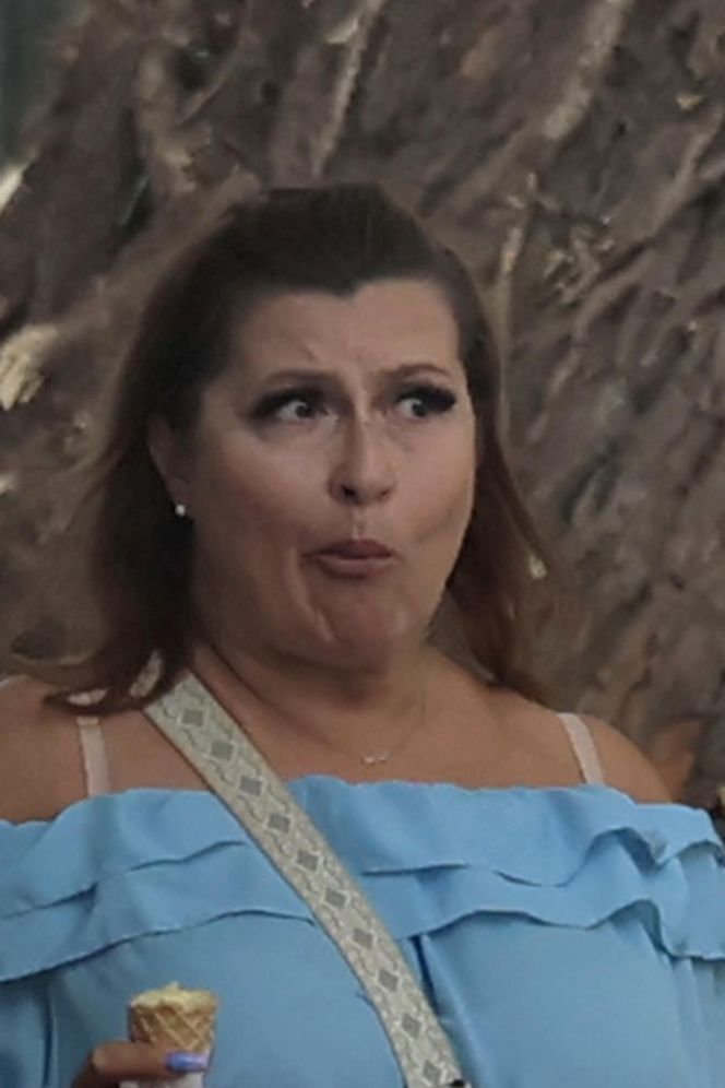 Katarzyna Skrzynecka. Zabrała rodzinę na targ śniadaniowy w kusych szortach