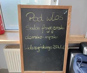 Korki zamienił na nożyczki. Poszedł śladami dziadka