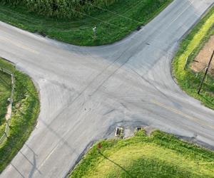 Nowe definicje skrzyżowania i drogi. Zdezorientowani są nawet policjanci