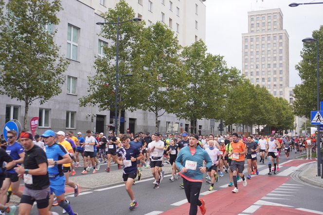 Uczestnicy Maratonu Warszawskiego 2025