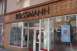 Kosmetyki Avon nie we wszystkich sklepach Rossmann. Gdzie są dostępne? Jest lista drogerii