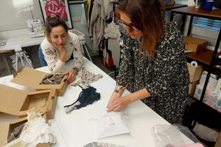 Bydgoszczanki zbierają jedwab, bo nie chcą, by marnowała się tkanina powstająca w cierpieniu. Zaczęły szyć wyjątkową bieliznę. Majtki się rozeszły