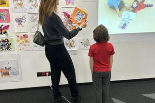 Iwona Węgrowska z córką i Laura Breszka z synem wspierają ukraińskie dzieci