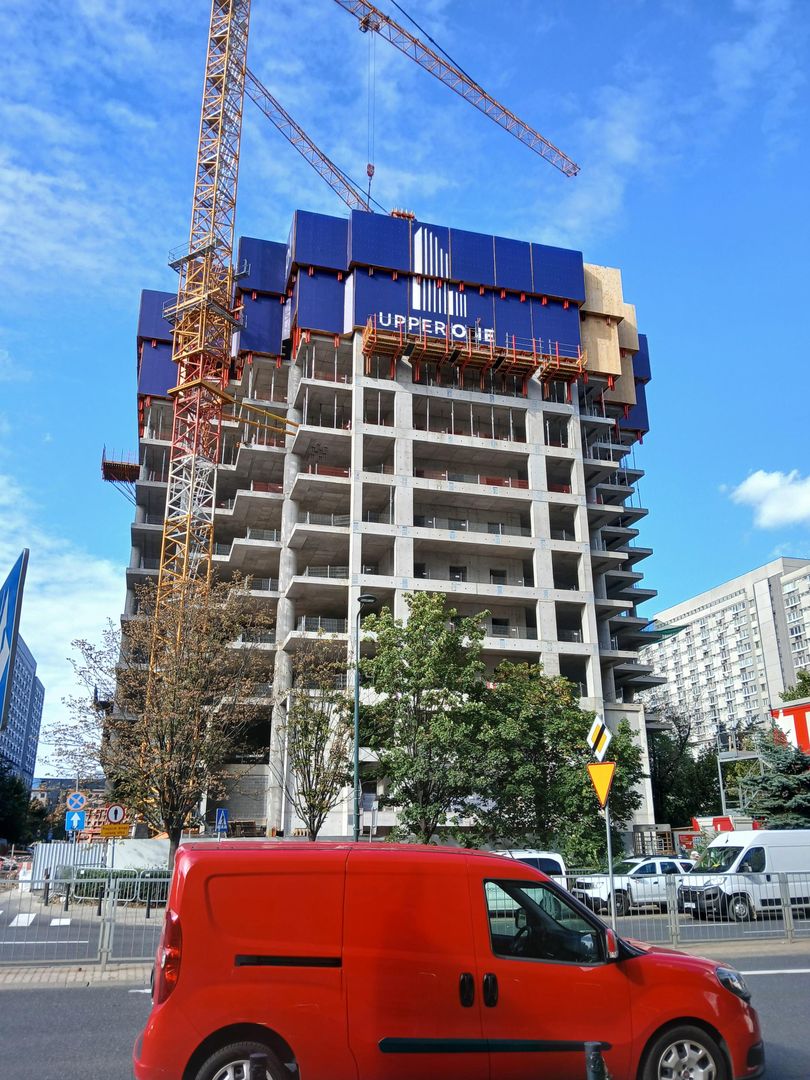 Wieżowiec Upper One w Warszawie w budowie