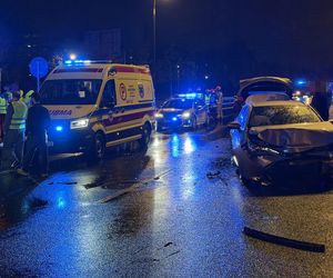 Karambol w Warszawie. 12 samochodów rozbitych, są ranni