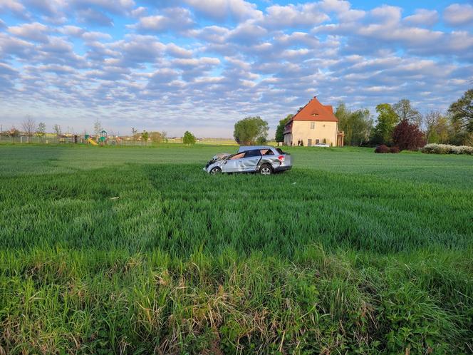 Śmiertelny wypadek pod Chełmżą! 32-latek z audi nie przeżył zderzenia z fordem [ZDJĘCIA]. 