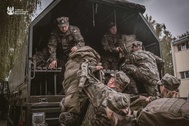 95 ochotników z Lubelszczyzny przekroczyło bramę koszar na Majdanku w Lublinie