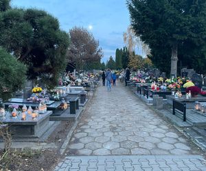 Cmentarz w Łodzi - 1 listopada