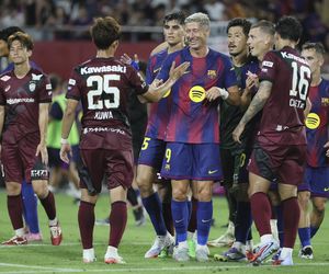 Barcelona już bije rywali.  Robert Lewandowski zaczął sezon od asysty w otoczeniu „dzieciaków”