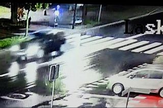 Zduńska Wola. 12-latka na hulajnodze potrącona na przejściu. W momencie wypadku nie miał kasku [ZDJĘCIA].