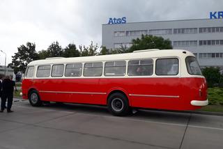 Drugie życie ,,Ogórka’’ ! Kończy się remont Jelcza 043, czyli legendarnego autobusu i symbolu wrocławskich strajków z sierpnia 80’ 