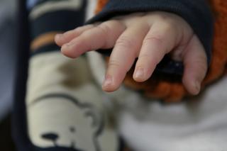 1,5-roczne dziecko dusiło się na oczach matki. Dramatyczna akcja ratunkowa w Warszawie