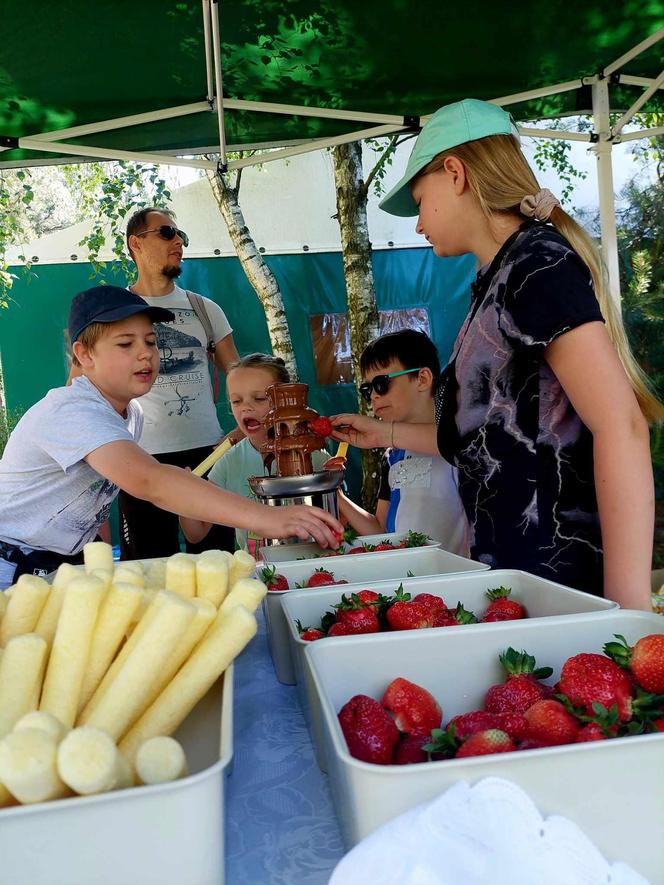 Wyjątkowy Dzień Dziecka w podbydgoskiej wsi. Wpadł nawet starosta bydgoski z najbliższymi