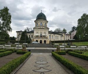 Najpiękniejszy basen w Polsce. Kąpiel pod kopułą jak z bajki na Dolnym Śląsku