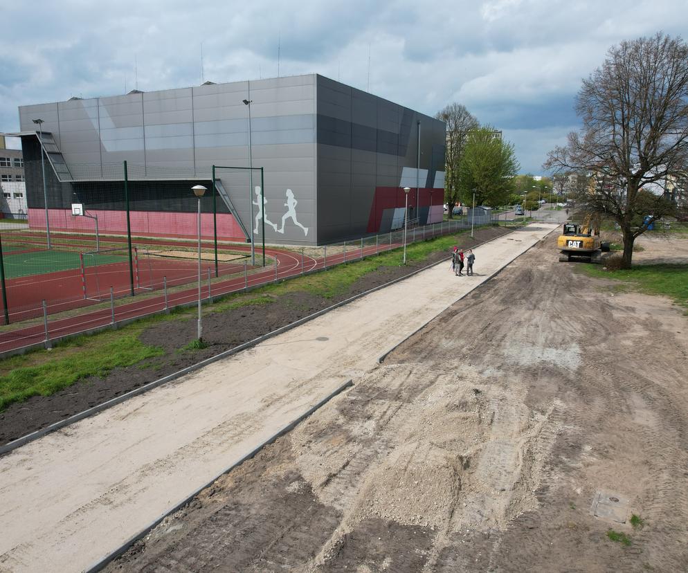 W Pile trwa przebudowa chodników