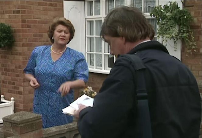 Patricia Routledge, niezapomniana Pani Bukietowa z serialu „Co ludzie powiedzą?”