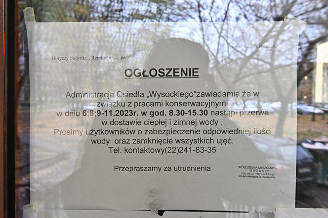 Legionella zaatakowała blok na Bródnie. Administracja ostrzega, mieszkańcy panikują