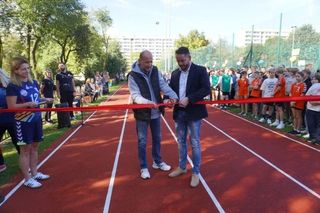 Nowoczesna bieżnia lekkoatletyczna pojawiła się w żorskiej szkole. To wybór mieszkańców