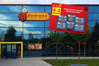 Polacy ruszyli na Biedronkę! Masło i cukier w gratisie znikają ze sklepowych półek