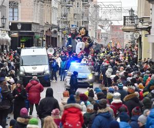 Orszak Trzech Króli w Toruniu. Tak wyglądał 6 stycznia 2024 roku na starówce