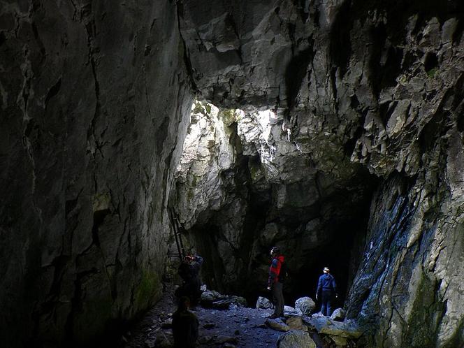 Najlepsze jaskinie w Polsce do zwiedzania - mapa. Która jest największa, a która najdłuższa?