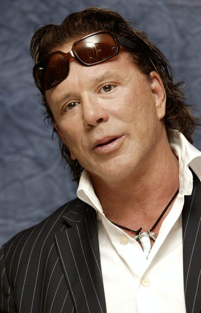  Mickey Rourke ma nową twarz 