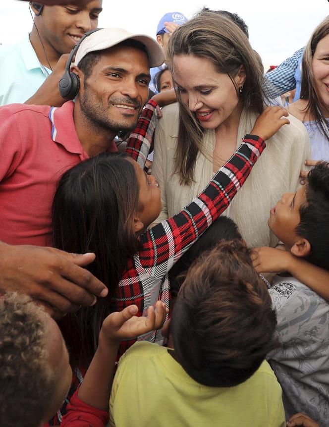 Angelina Jolie w obozie dla uchodźców w Kolumbii