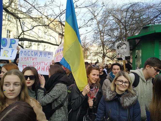 Protesty przed kosulatem rosyjskim w Krakowie