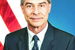 Inspektorzy zbadają loty sekretarza podróżnika