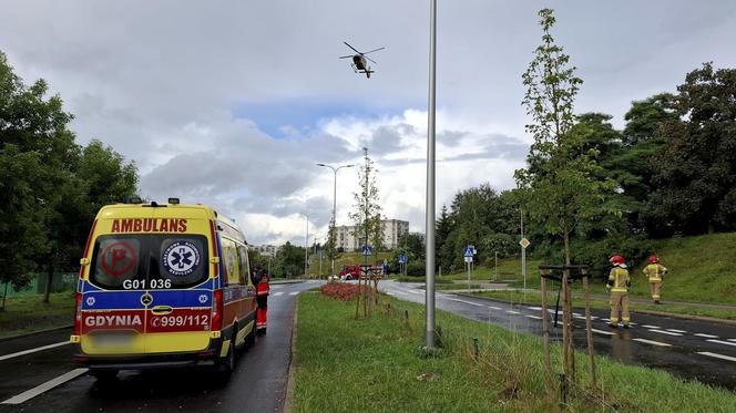 Fatalny wypadek na ulicach Gdyni! Kierowca wjechał chodnik i potrącił trzy osoby [ZDJĘCIA].