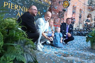 Mirosław Ziętarski z Katarzynką w Piernikowej Alei Gwiazd