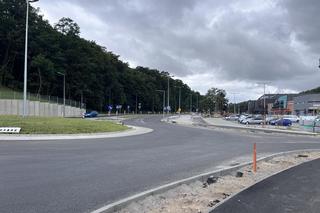 Rondo przy Słowiance już otwarte dla kierowców, ale nie jest jeszcze w pełni gotowe