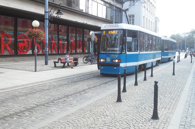 Sprawdź na jakich trasach i w których tramwajach czy autobusach we Wrocławiu możesz spotkać kontrolera