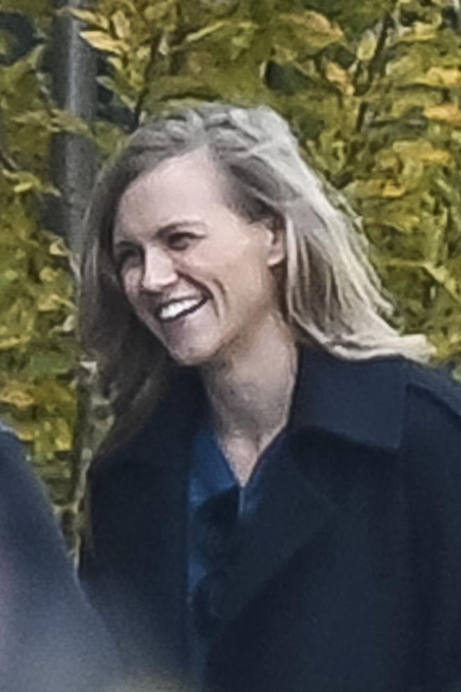 Agnieszka Kaczorowska siedzi i pachnie, a Rogacewicz wynosi śmieci i je kanapke poza autem... Fajna para?